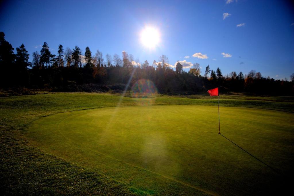 Kiladalens Golf & Lodge Nyköping Buitenkant foto
